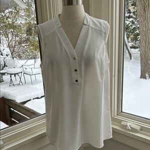 Nine West size Medium sleeveless blouse